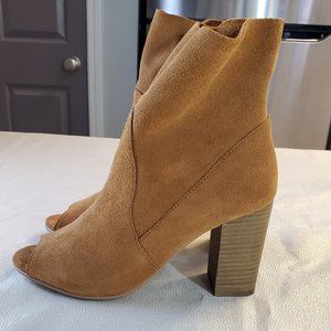 SOLD+×÷Chinese Laundry Suede Booties